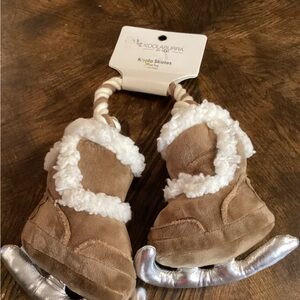 Koolaburra by UGG Pet Toy Ice Skates with Tan and White Rope